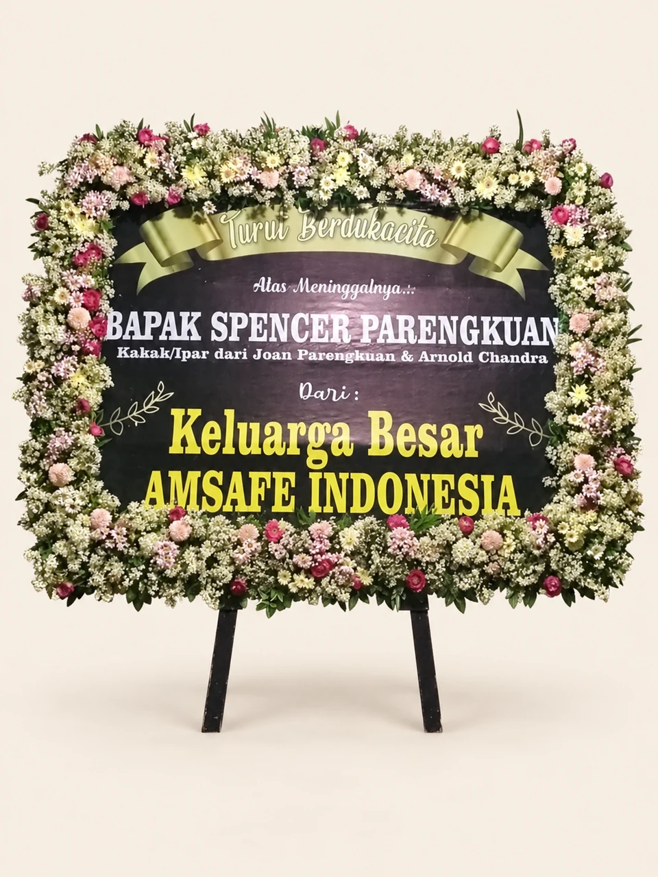 Papan Duka Cita Hitam Pink — pratinjau dengan latar krem