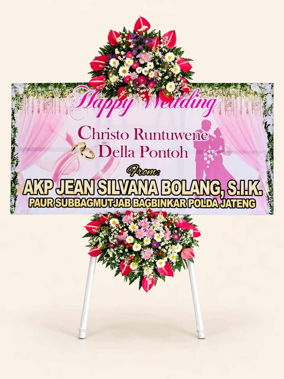 Papan Pernikahan Pink Tirai — pratinjau dengan latar krem