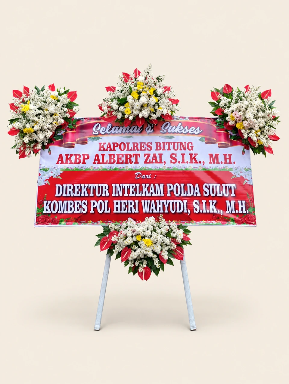 Papan Selamat Sukses Merah Putih — pratinjau dengan latar krem