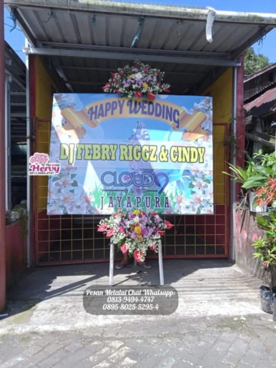 Papan Pernikahan Biru Dua Rangkaian